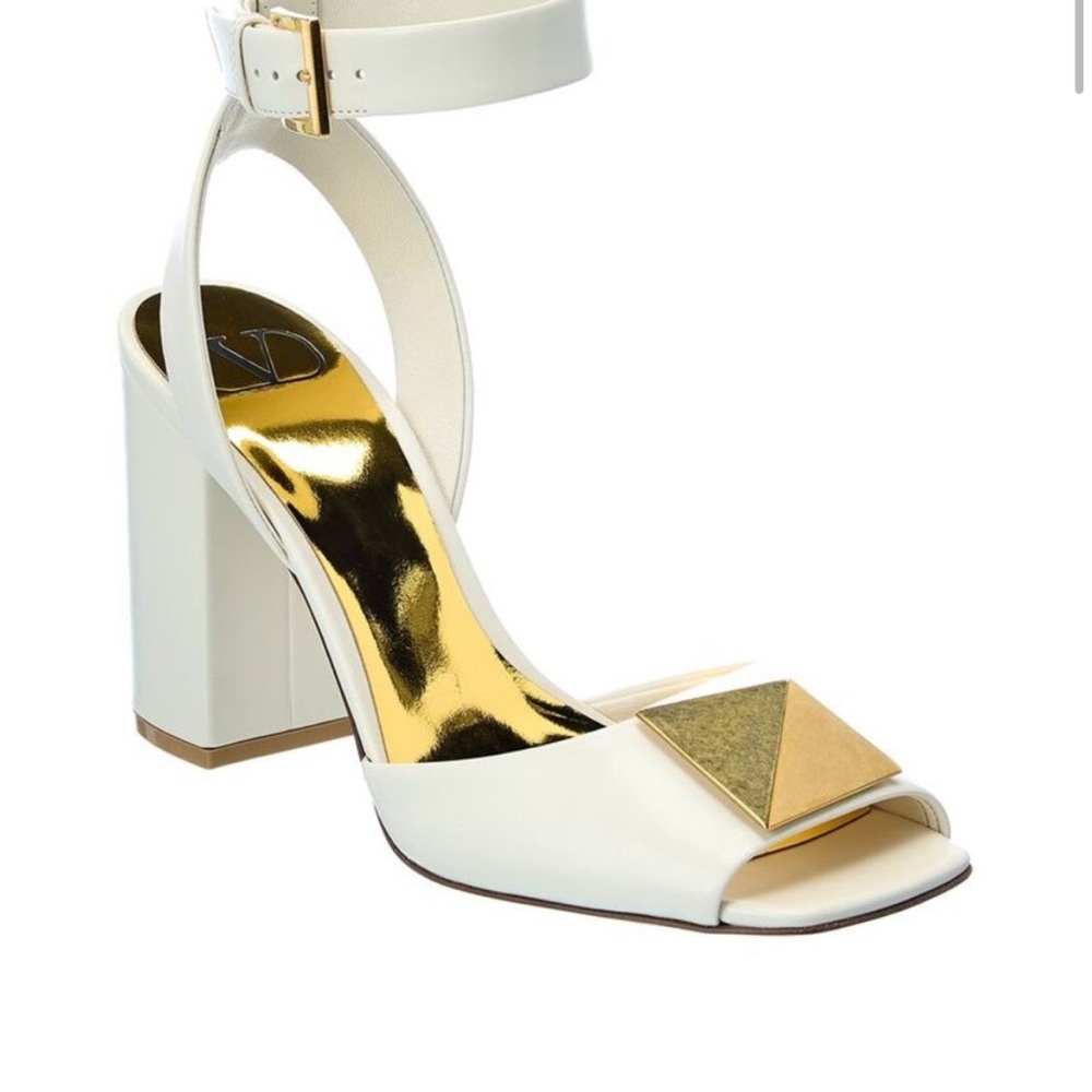 Valentino One Stud 90 Leather
Sandal, White